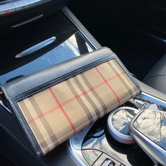 Burberry Crossbody Wallet on Strap - Picture 3 of 11